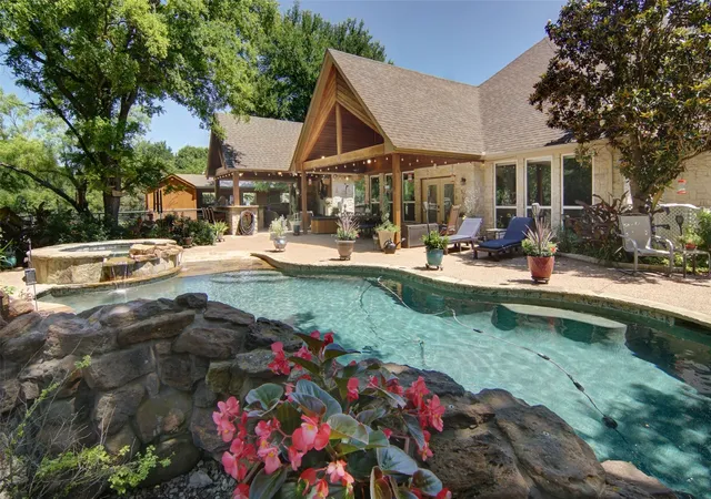 Photo 1 of Sale Pending at 110 Bent Creek Ranch Ct, Fort Worth, TX 76126 | MLS# 20940132 | Listing updated on 2026-09-12