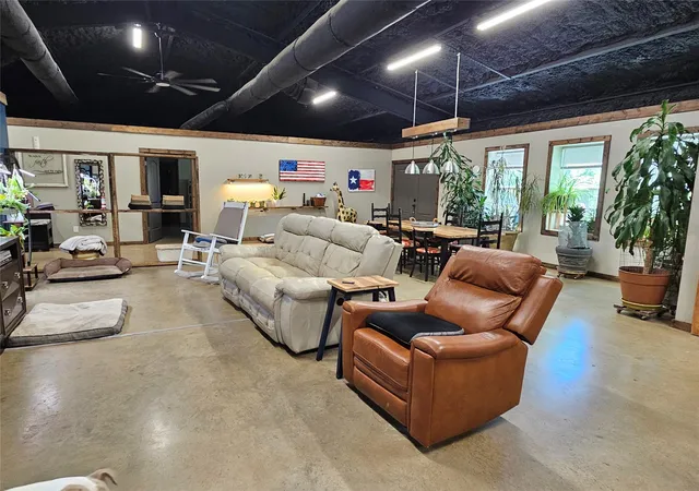 Photo 2 of Sale Pending at 13597 County Road 35, Tyler, TX 75706 | MLS# 20936927 | Listing updated on 2026-09-09