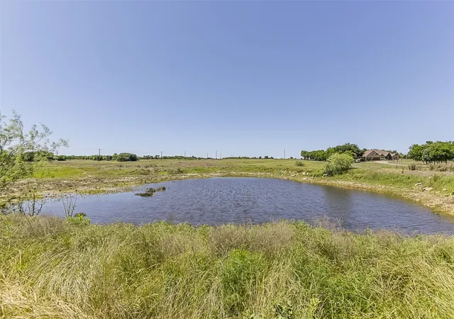 Photo 3 of Sale Pending at 2403 Greathouse Rd, Waxahachie, TX 75167 | MLS# 20948784 | Listing updated on 2026-09-14