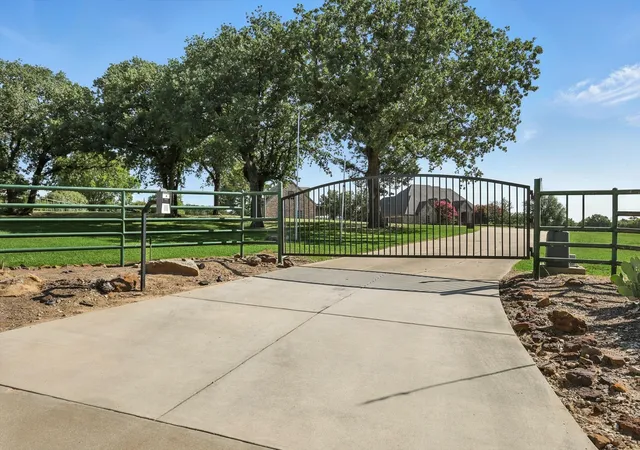 Photo 2 of Single family home for sale at 12886 Saint John Rd, Pilot Point, TX 76258 | MLS# 20959815 | Listing updated on 2026-09-08