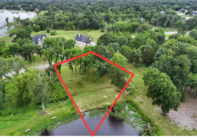 Photo 3 of Land for sale at 1511 Shoreline Dr, Seven Points, TX 75143 | MLS# 20952571 | Listing updated on 2026-10-02