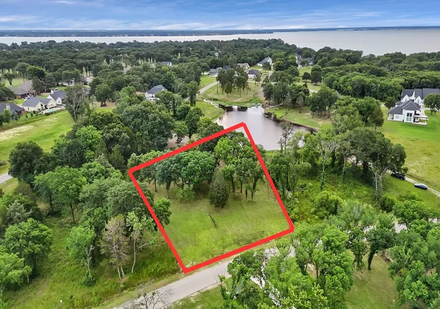 Photo 4 of Land for sale at 1511 Shoreline Dr, Seven Points, TX 75143 | MLS# 20952571 | Listing updated on 2026-10-02