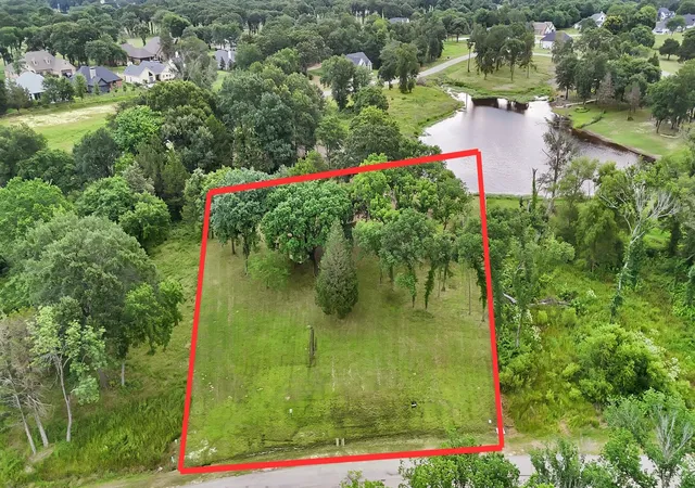 Photo 2 of Land for sale at 1511 Shoreline Dr, Seven Points, TX 75143 | MLS# 20952571 | Listing updated on 2026-10-02