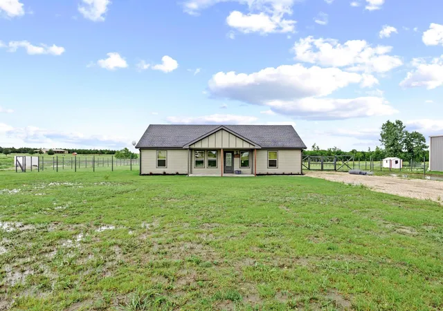 Photo 2 of Single family home for sale at 293 Private Road 36008, Honey Grove, TX 75446 | MLS# 20962350 | Listing updated on 2026-07-28