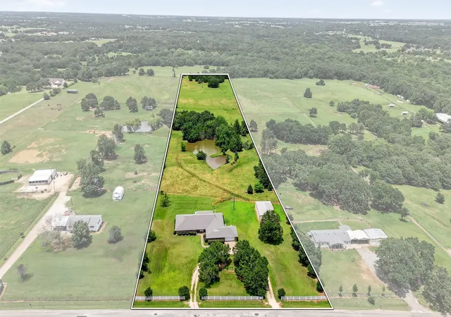 Photo 2 of Sale Pending at 929 County Line Church Rd, Whitesboro, TX 76273 | MLS# 20967541 | Listing updated on 2026-09-30