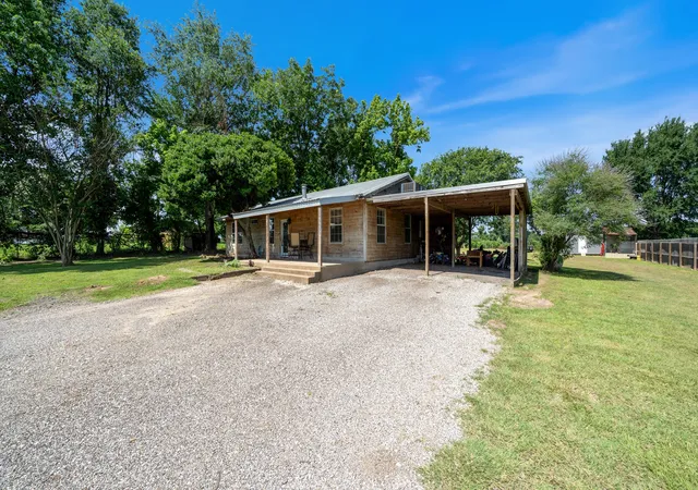 Photo 1 of Single family home for sale at 29080 State Hwy 19 N, Athens, TX 75752 | MLS# 20973718 | Listing updated on 2026-08-01