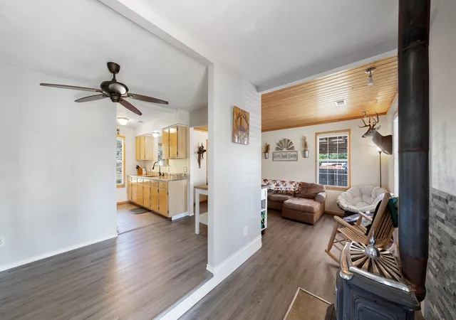 Photo 3 of Single family home for sale at 29080 State Hwy 19 N, Athens, TX 75752 | MLS# 20973718 | Listing updated on 2026-08-01