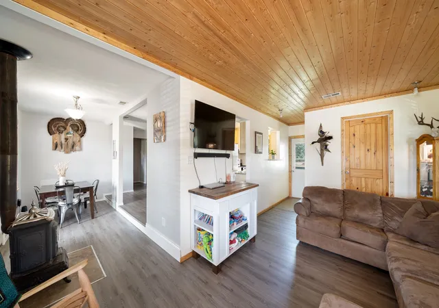 Photo 4 of Single family home for sale at 29080 State Hwy 19 N, Athens, TX 75752 | MLS# 20973718 | Listing updated on 2026-08-01