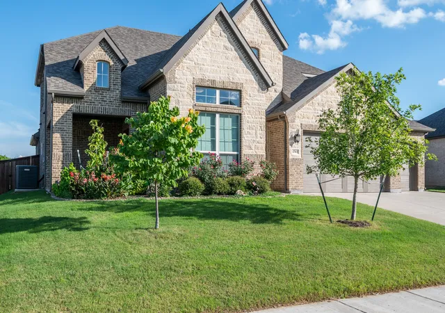 Photo 1 of Single family home for sale at 1703 Cedar Bluff Pkwy, Mansfield, TX 76063 | MLS# 20983026 | Listing updated on 2026-10-04
