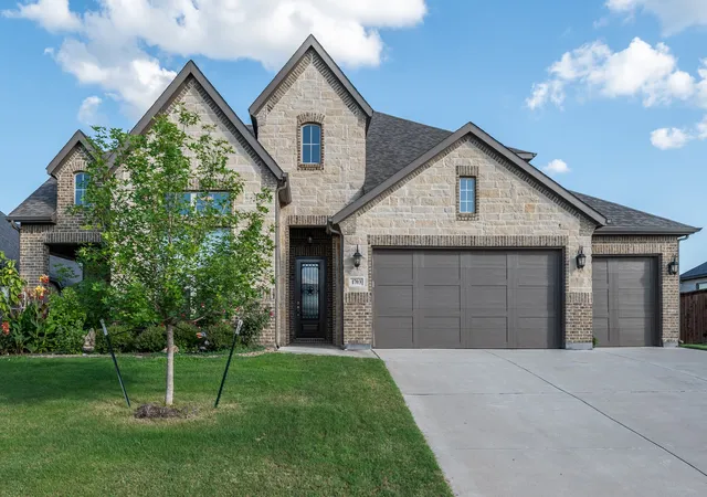Photo 2 of Single family home for sale at 1703 Cedar Bluff Pkwy, Mansfield, TX 76063 | MLS# 20983026 | Listing updated on 2026-10-04