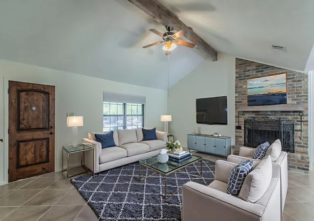 Photo 2 of Sale Pending at 14007 Harbor Dr, Woodway, TX 76712 | MLS# 20906458 | Listing updated on 2026-09-09
