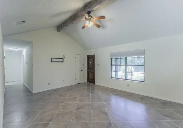 Photo 3 of Sale Pending at 14007 Harbor Dr, Woodway, TX 76712 | MLS# 20906458 | Listing updated on 2026-09-09