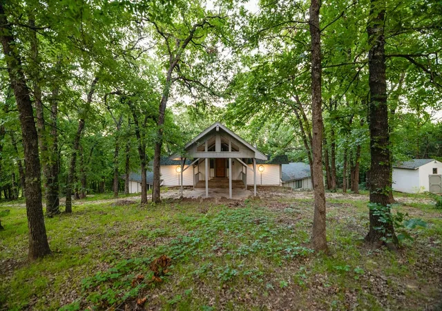 Photo 2 of Single family home for sale at 598 Stagecoach Trl, Denison, TX 75021 | MLS# 20993308 | Listing updated on 2026-07-30