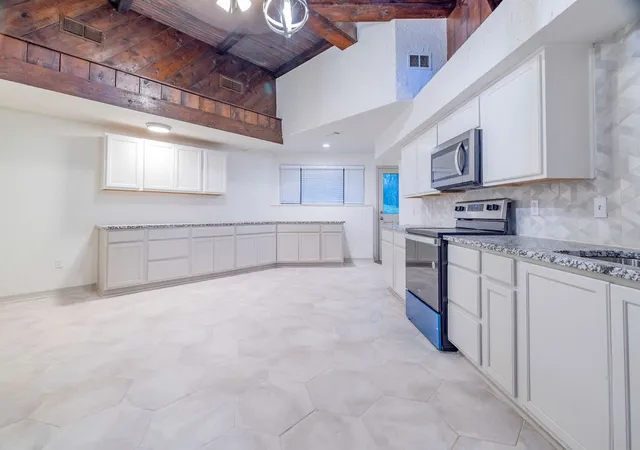 Photo 3 of Single family home for sale at 598 Stagecoach Trl, Denison, TX 75021 | MLS# 20993308 | Listing updated on 2026-07-30