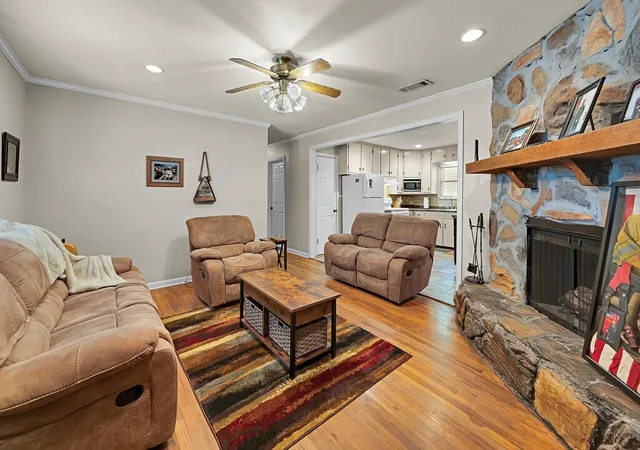 Photo 3 of Single family home for sale at 145 Darden Dr, Robinson, TX 76706 | MLS# 20993839 | Listing updated on 2026-09-06