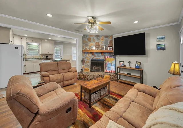 Photo 4 of Single family home for sale at 145 Darden Dr, Robinson, TX 76706 | MLS# 20993839 | Listing updated on 2026-09-06