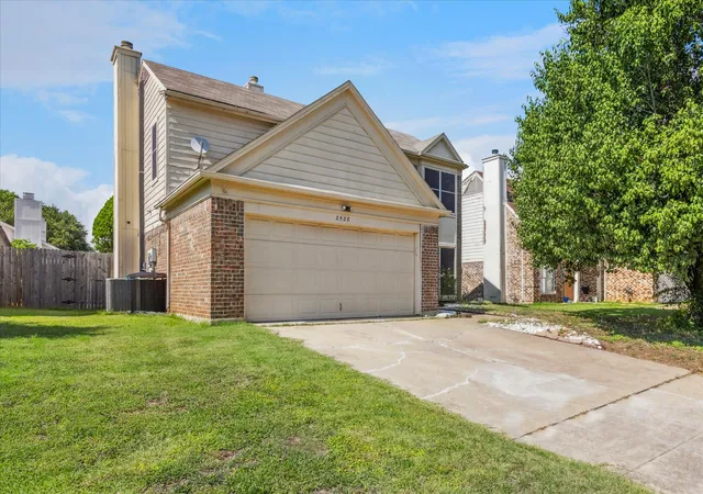 Photo 1 of Single family home for sale at 2528 Creekwood Ln, Fort Worth, TX 76123 | MLS# 20995962 | Listing updated on 2026-07-30