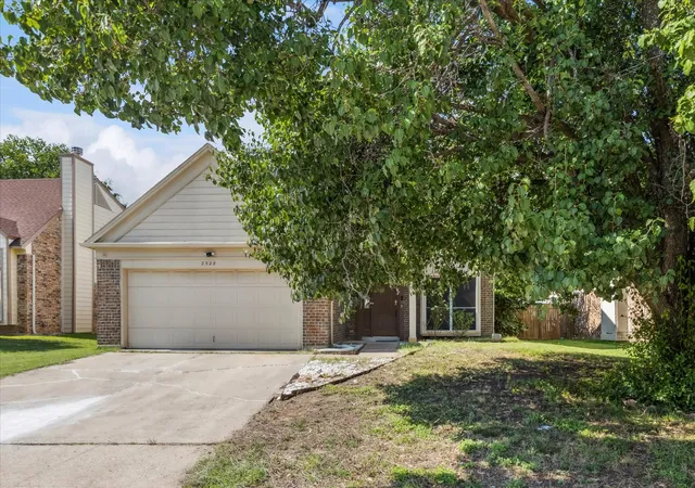 Photo 3 of Single family home for sale at 2528 Creekwood Ln, Fort Worth, TX 76123 | MLS# 20995962 | Listing updated on 2026-07-30