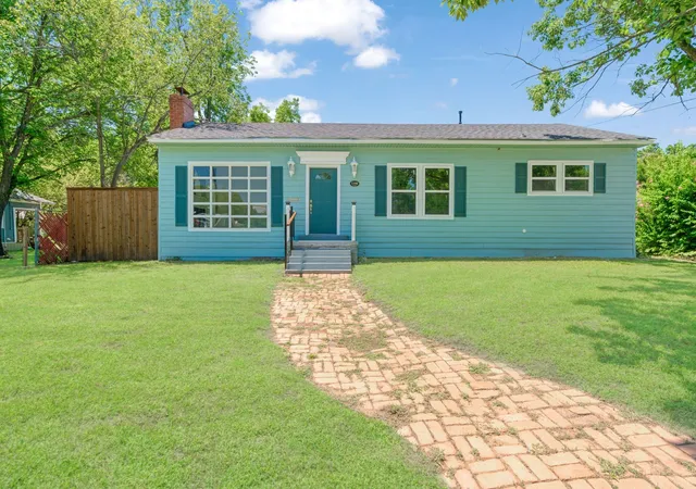 Photo 1 of Single family home for sale at 1100 Pine Bluff, Paris, TX 75460 | MLS# 21007926 | Listing updated on 2026-07-30