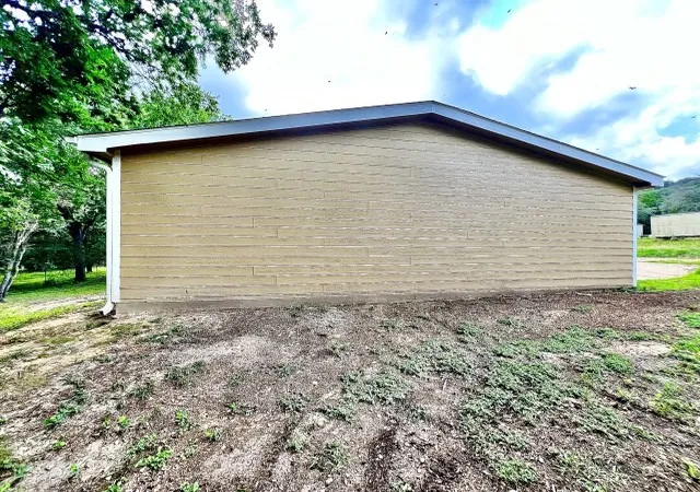 Photo 2 of Sale Pending at 614 County Road 3220, Kempner, TX 76539 | MLS# 21012128 | Listing updated on 2026-09-14