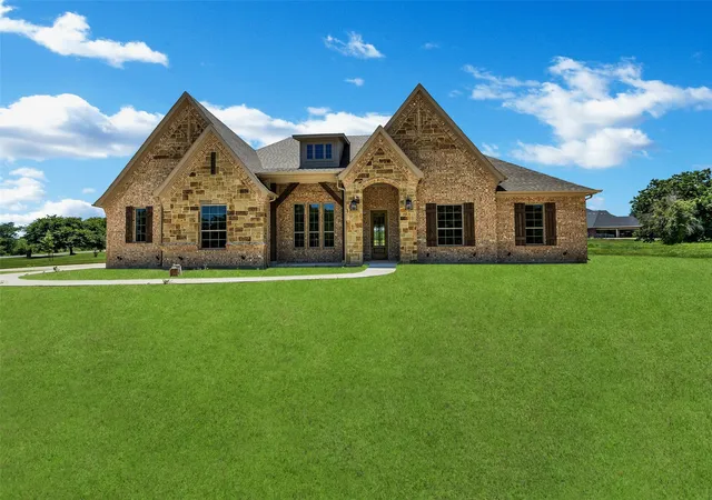 Photo 1 of Single family home for sale at 150 Top Flight Dr, Weatherford, TX 76087 | MLS# 21012840 | Listing updated on 2026-09-12