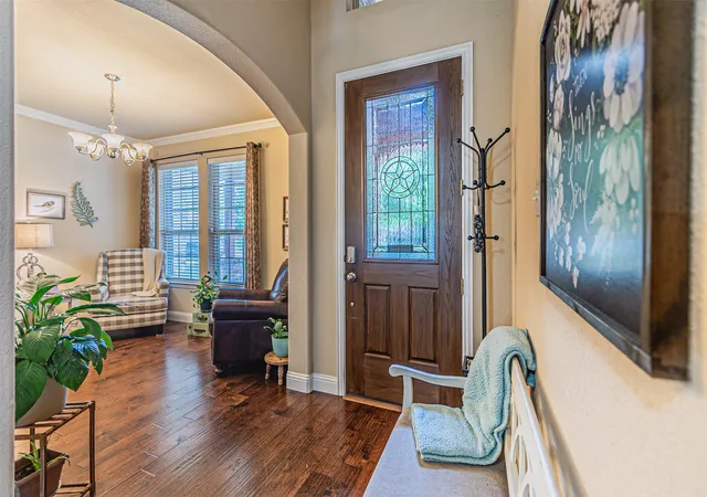 Photo 3 of Single family home for sale at 5721 Diamond Valley Dr, Fort Worth, TX 76179 | MLS# 21014010 | Listing updated on 2026-09-14