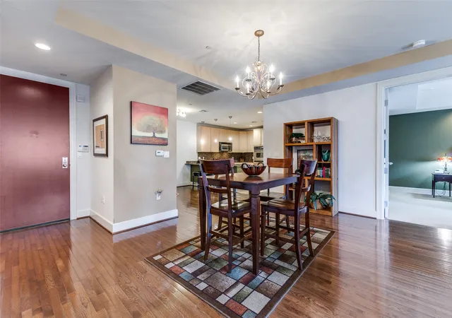 Photo 2 of Condo for sale at 1505 Elm St #1401, Dallas, TX 75201 | MLS# 21014150 | Listing updated on 2026-07-29