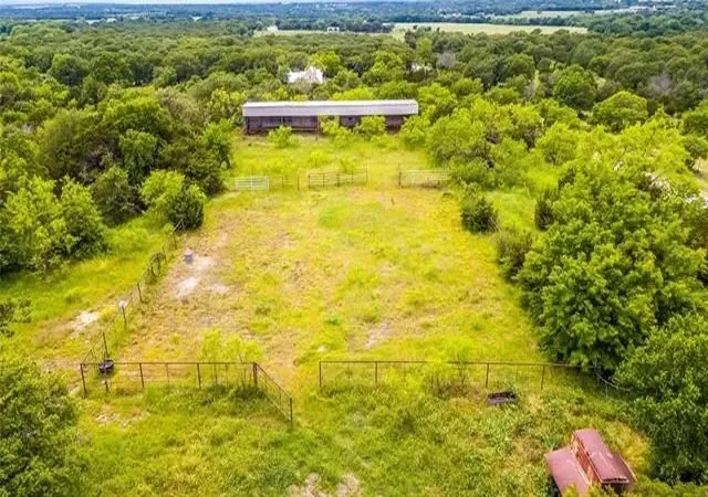 Photo 3 of House for sale at 1400 Spring Creek Rd, Weatherford, TX 76087 | MLS# 20998188 | Listing updated on 2026-07-30