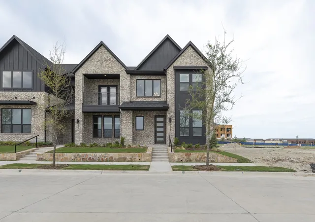 Photo 2 of Townhouse for sale at 2828 Yampa Dr, Mc Kinney, TX 75071 | MLS# 21020334 | Listing updated on 2026-07-29