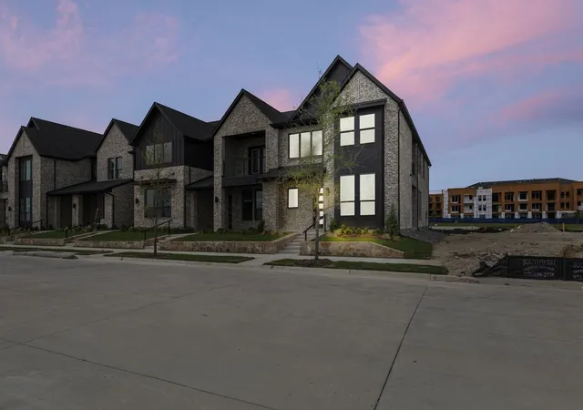 Photo 3 of Townhouse for sale at 2828 Yampa Dr, Mc Kinney, TX 75071 | MLS# 21020334 | Listing updated on 2026-07-29