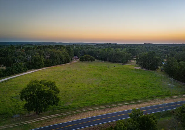 Photo 3 of House for sale at 12701 Fm 2010, Chandler, TX 75758 | MLS# 21020743 | Listing updated on 2026-07-30