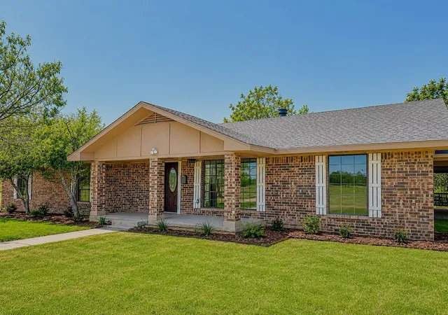 Photo 1 of Single family home for sale at 150 Sandlin Ct, Springtown, TX 76082 | MLS# 21020807 | Listing updated on 2026-10-06