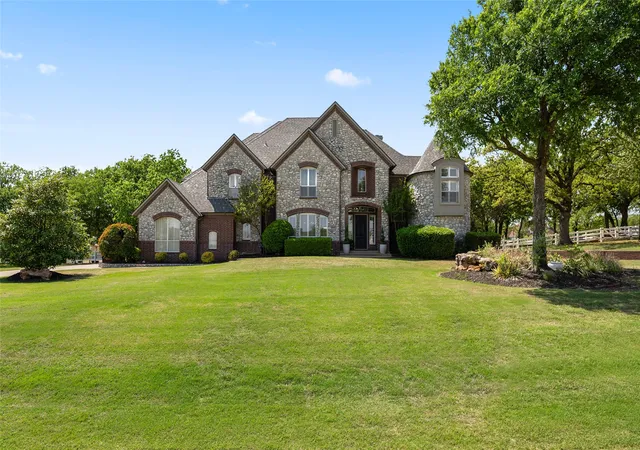 Photo 2 of Mansion for sale at 419 E Hickory Ridge Cir, Argyle, TX 76226 | MLS# 21025105 | Listing updated on 2026-08-01