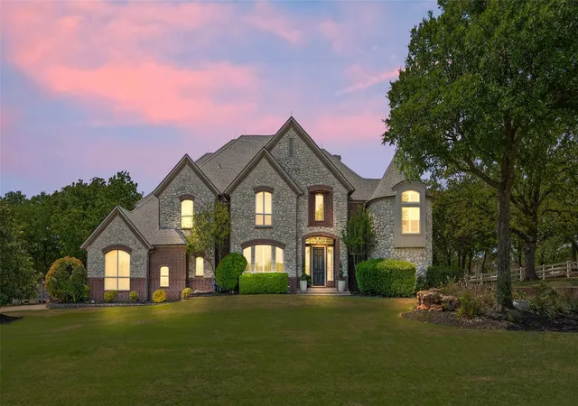 Photo 3 of Single family home for sale at 419 E Hickory Ridge Cir, Argyle, TX 76226 | MLS# 21025105 | Listing updated on 2026-08-01