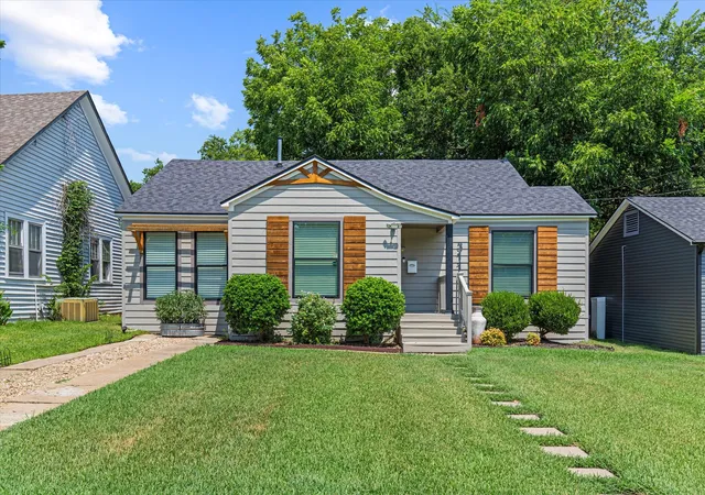 Photo 1 of Sale Pending at 311 W Scott St, Sherman, TX 75092 | MLS# 21023336 | Listing updated on 2026-09-16