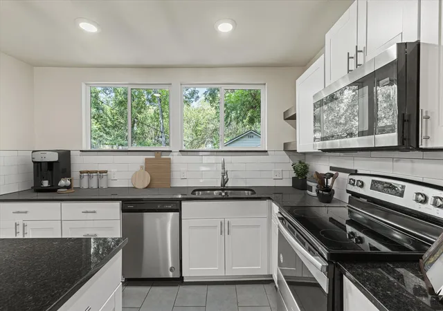 Photo 3 of Sale Pending at 311 W Scott St, Sherman, TX 75092 | MLS# 21023336 | Listing updated on 2026-09-16