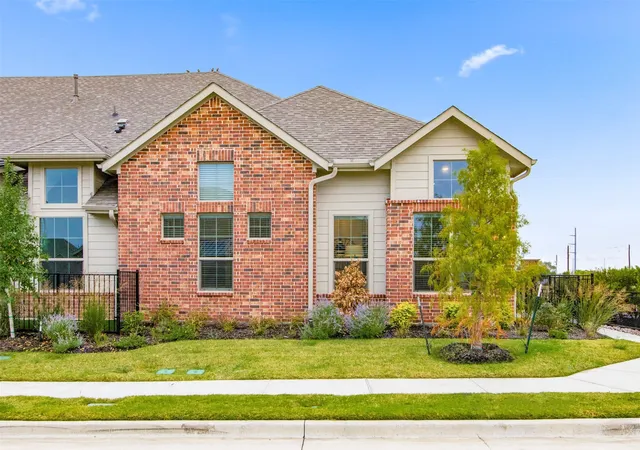 Photo 2 of Sale Pending at 2812 Applewood Way, Wylie, TX 75098 | MLS# 21025958 | Listing updated on 2026-07-30