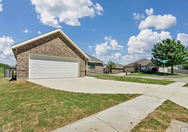 Photo 3 of Single family home for sale at 4036 Tarpon Springs Dr, Fort Worth, TX 76123 | MLS# 21029744 | Listing updated on 2026-08-02
