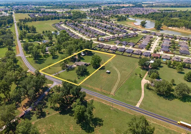Photo 1 of Single family home for sale at 4938 Swan Lake Rd, Bossier City, LA 71111 | MLS# 21028653 | Listing updated on 2026-09-08