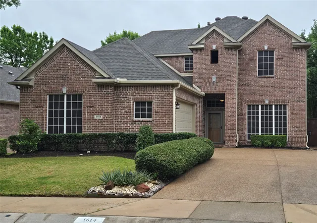 Photo 1 of Sale Pending at 1614 Villa Ct, Corinth, TX 76210 | MLS# 21031593 | Listing updated on 2026-09-15