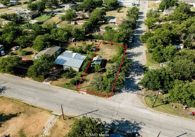Photo 1 of Sale Pending at 508 Hackberry St, Brownwood, TX 76801 | MLS# 21032410 | Listing updated on 2026-09-14