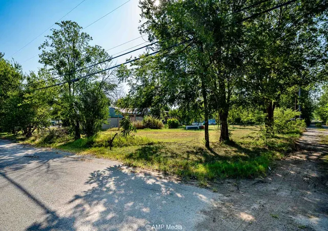 Photo 2 of Sale Pending at 508 Hackberry St, Brownwood, TX 76801 | MLS# 21032410 | Listing updated on 2026-09-14