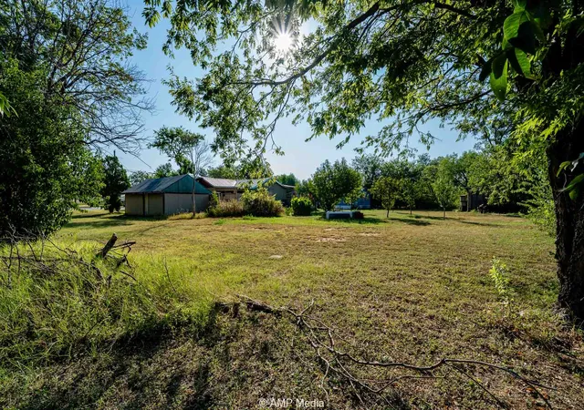 Photo 3 of Sale Pending at 508 Hackberry St, Brownwood, TX 76801 | MLS# 21032410 | Listing updated on 2026-09-14