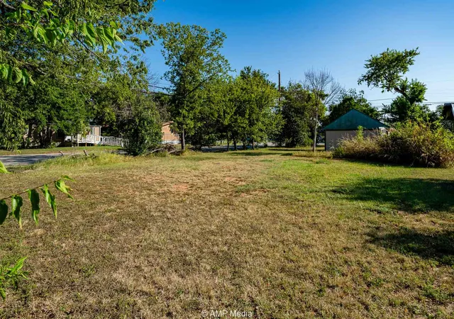 Photo 4 of Sale Pending at 508 Hackberry St, Brownwood, TX 76801 | MLS# 21032410 | Listing updated on 2026-09-14