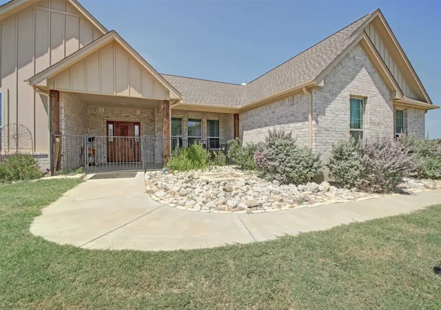 Photo 3 of Single family home for sale at 8789 Hutcheson Hill Rd, Springtown, TX 76082 | MLS# 21023442 | Listing updated on 2026-07-30