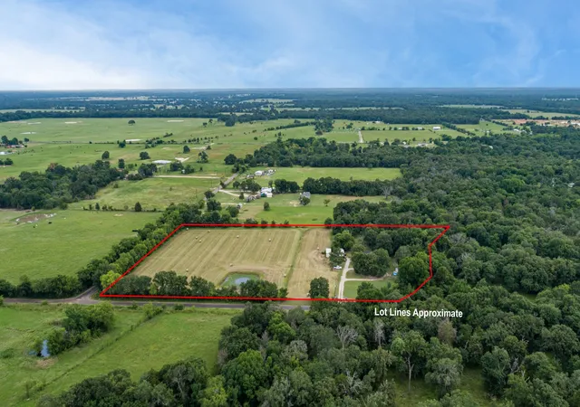 Photo 3 of Single family home for sale at 19531 Cr 4056, Kemp, TX 75143 | MLS# 21036769 | Listing updated on 2026-09-12