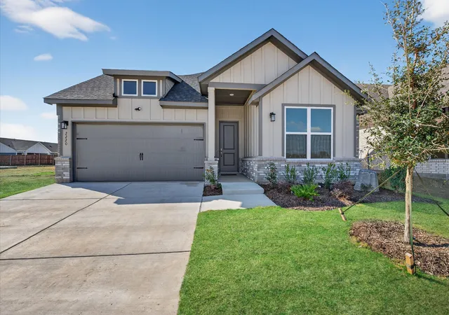 Photo 1 of Single family home for sale at 2220 Trailside Dr, Sherman, TX 75092 | MLS# 21037251 | Listing updated on 2026-10-04