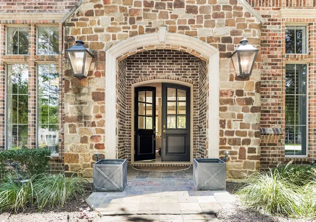 Photo 2 of Mansion for sale at 517 Round Hollow Ln, Southlake, TX 76092 | MLS# 21025621 | Listing updated on 2026-09-09