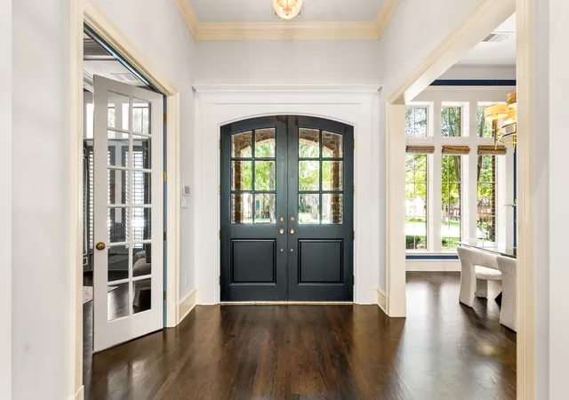 Photo 3 of Mansion for sale at 517 Round Hollow Ln, Southlake, TX 76092 | MLS# 21025621 | Listing updated on 2026-09-09