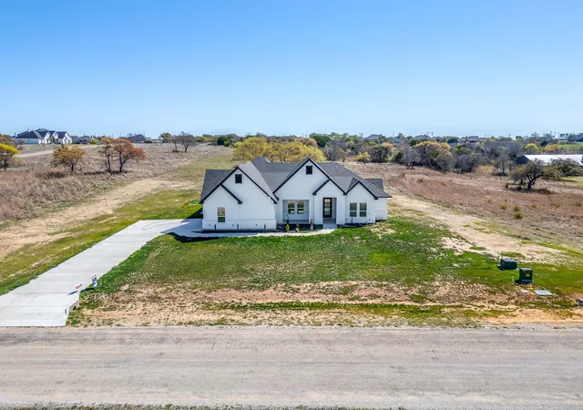 Photo 3 of Single family home for sale at 240 Latigo Way, Weatherford, TX 76088 | MLS# 21032037 | Listing updated on 2026-09-10